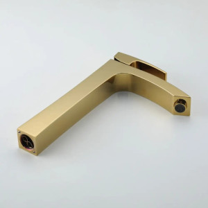 Смеситель для умывальника Lamber GOLD 1077-44 Золото. Photo 3