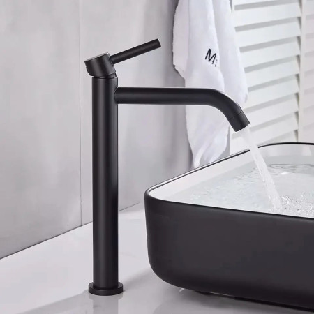 Смеситель для раковины Lamber 43522 черный матовый