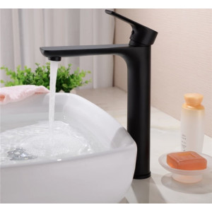 Змішувач для раковини Lamber Aqua високий чорний